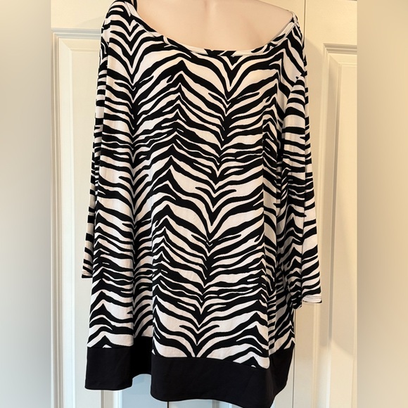 Jaclyn Smith Tops - Jaclyn Smith black white tunic blouse 3X NEW  career autumn